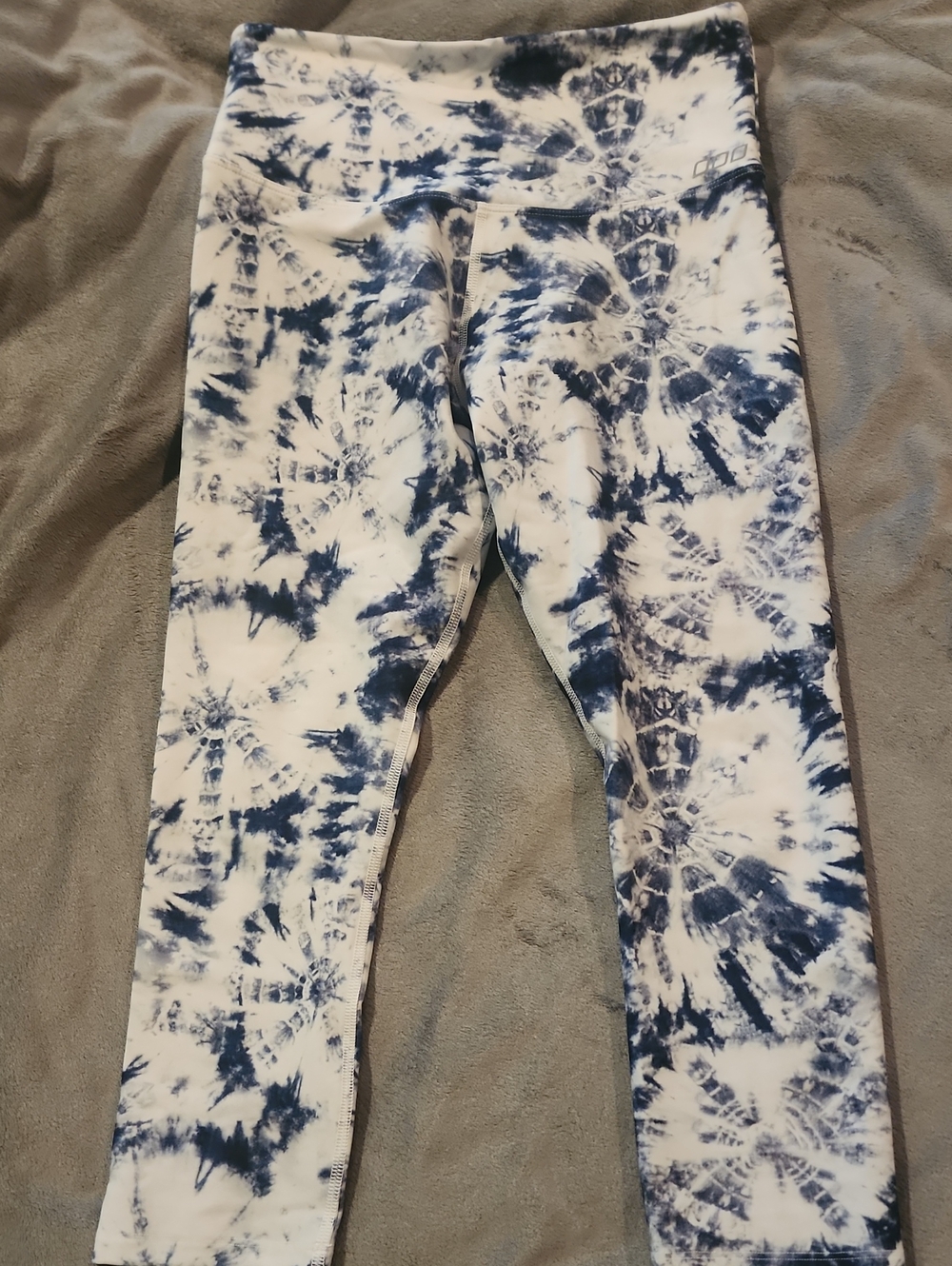 Lorna Jane Tie Dye Capri Tights Leggings Small EUC